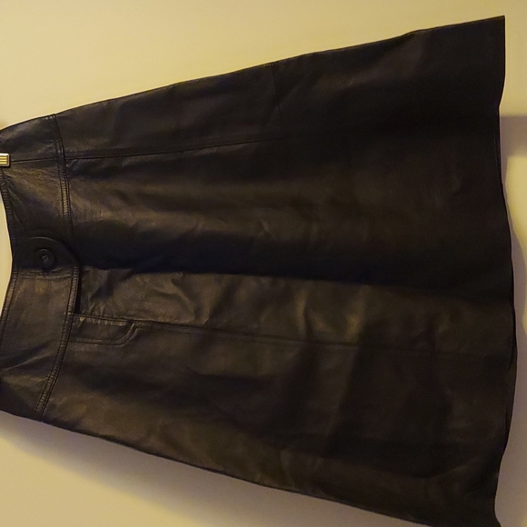 H&M Genuine Black Leather Skirt sz 6 tea length - Picture 4 of 9